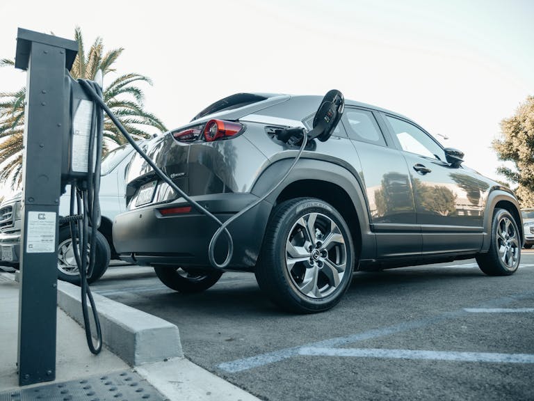 Best Time to Charge Your EV