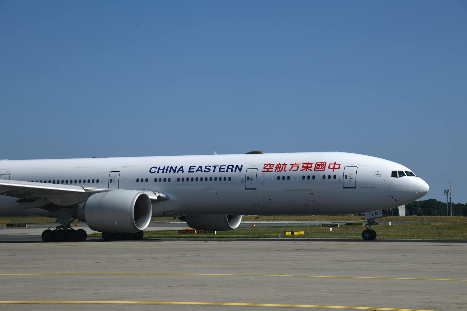 China Eastern’s 29-Hour Marathon Flight: Energy, Emissions, and the Limits of Long-Haul Aviation